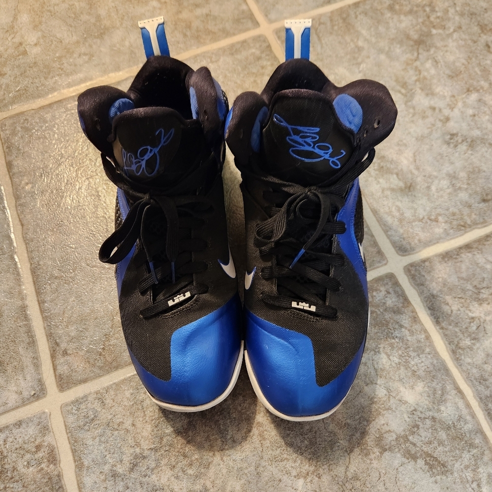 Nike LeBron 9 Kentucky Men's Size 11 Sneakers